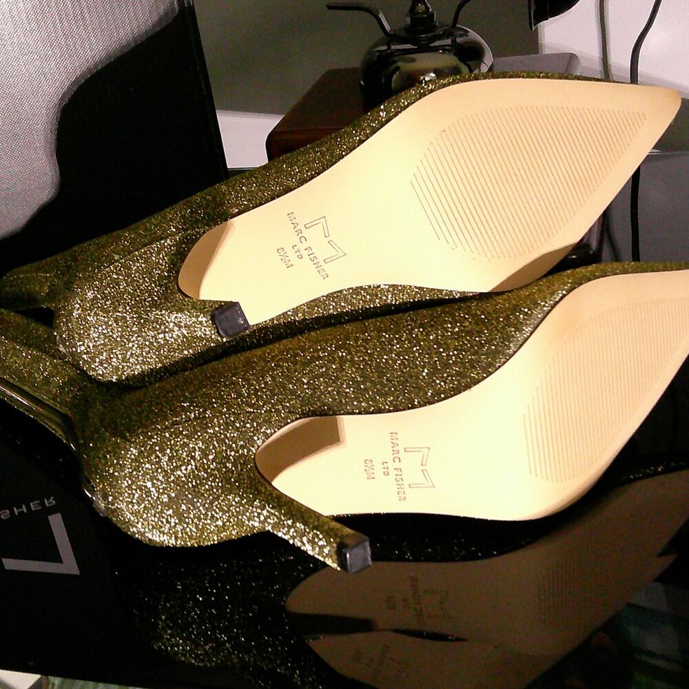 Marc Fisher Kellen Glitter Pointed Toe Bootie – Size 9 - Picture 3 of 4